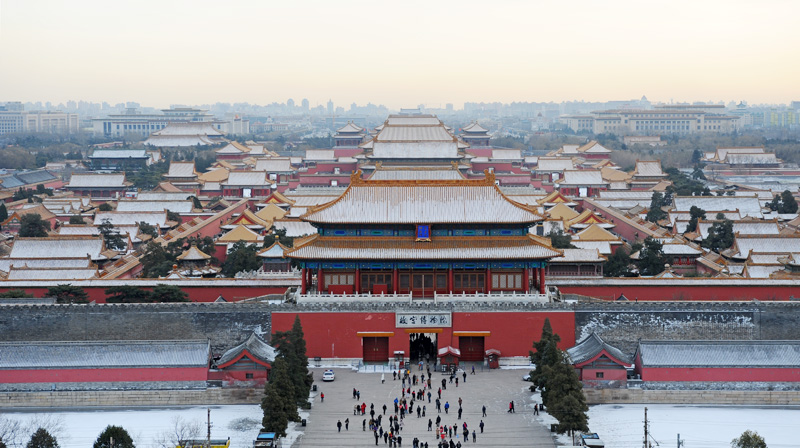 　時間關係沒進故宮參觀，上景山鳥瞰紫禁城全景，銀裝素裹的紫禁城可不是經常能看到的。