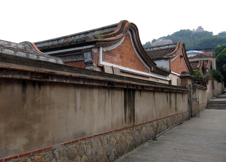 　馬背屋脊----福建舊建築特色，在福建遠不及金門多。