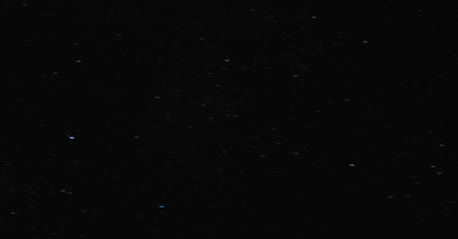 　這里滿天都是星星，由於沒有快門線，遙控偏偏又沒電了，影不到星星算是來到唐布拉的一個遺憾了。<br />這是曝光30秒的星圖。