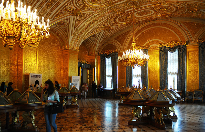 　黃金會客廳(Gold Drawing Room)，現今展示的是皇室收藏的西歐珠寶。