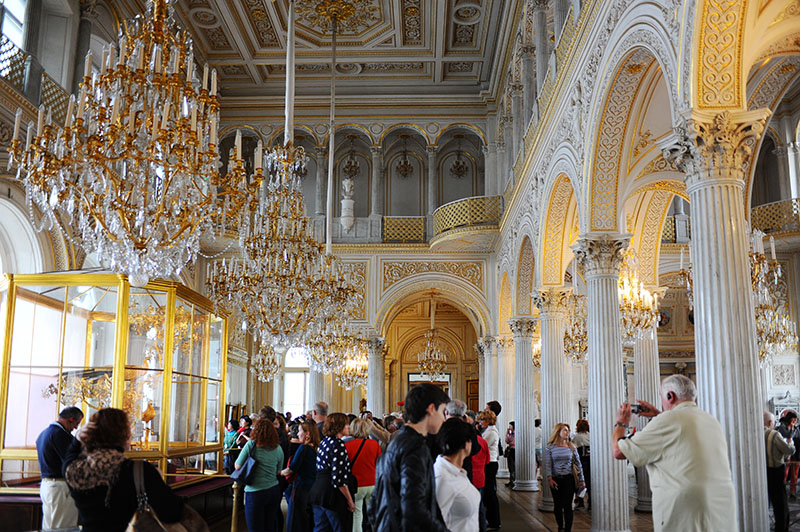 　閣樓廳(The Pavilion Hall)，最豪華的廳之一，最吸引遊客的是孔雀鐘，可惜已保存起來了，旁邊有電視播放它工作的錄影，又開屏又扭頭扭頸很多動作，不禁暗嘆當時歐洲的自動化技術。