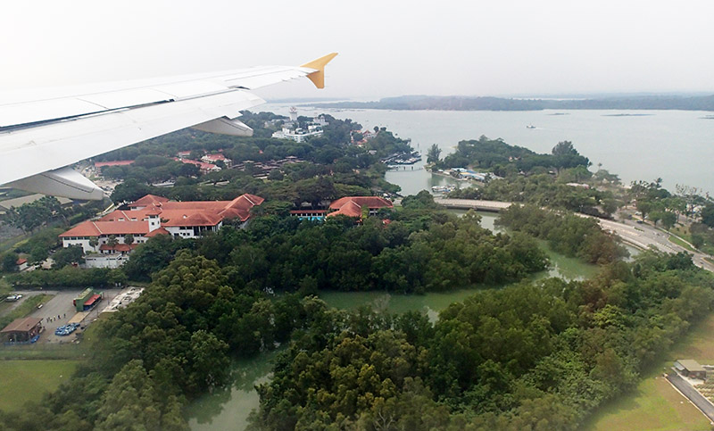 　坐Tiger Air由澳門飛新加坡，平靚正的選擇。<br /><br />　約四小時的機程來到新加坡，未著落已看到新加坡優美的環境。