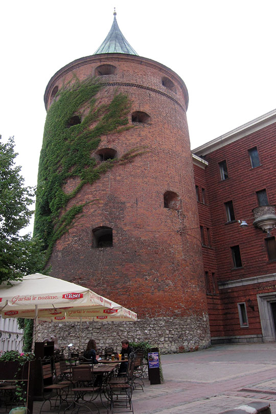 　火藥塔，里加古城牆上惟一保留下來的塔樓，內部是拉脫維亞戰爭博物館。