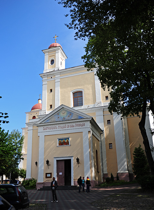 　聖靈東正教堂，它歷史可追溯到1567年，現在的外觀則主要是1753年的容貌。