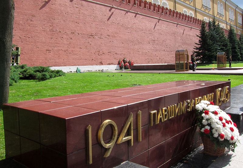 　臨走前再和無名戰士告別，據說外國領導人來莫斯科訪問都要來向無名戰士墓獻花圈。