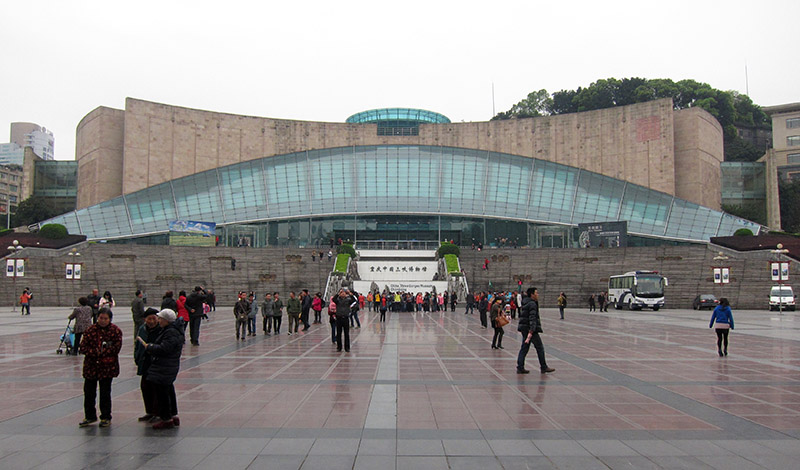 　簡單解決午餐後已過下午三點了，坐的士回渝中區參觀長江三峽博物館，免門票。