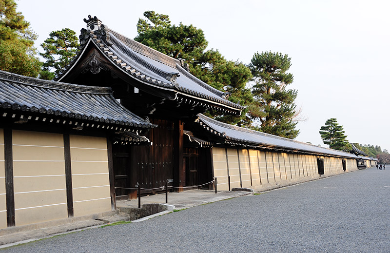　時間不合，無緣入內參觀，平日參觀則需事先向日本宮內廳申請，FREE。