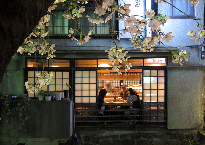 　祇園白川該也是夜生活的地方。