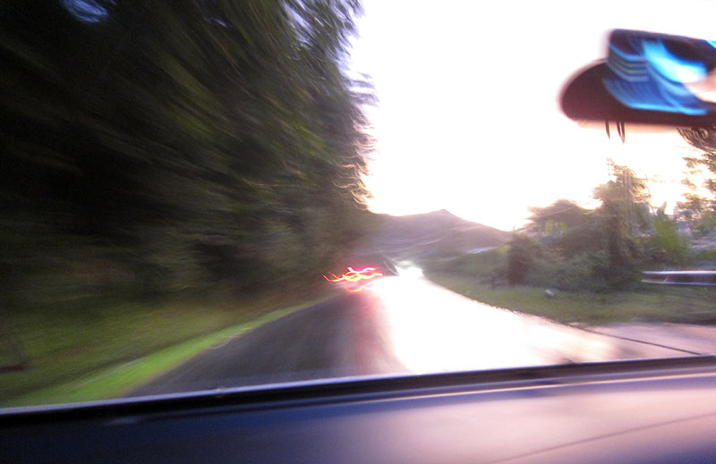 　開車的無機會欣賞，只能叫旁邊的藝術攝影大師記錄一下。