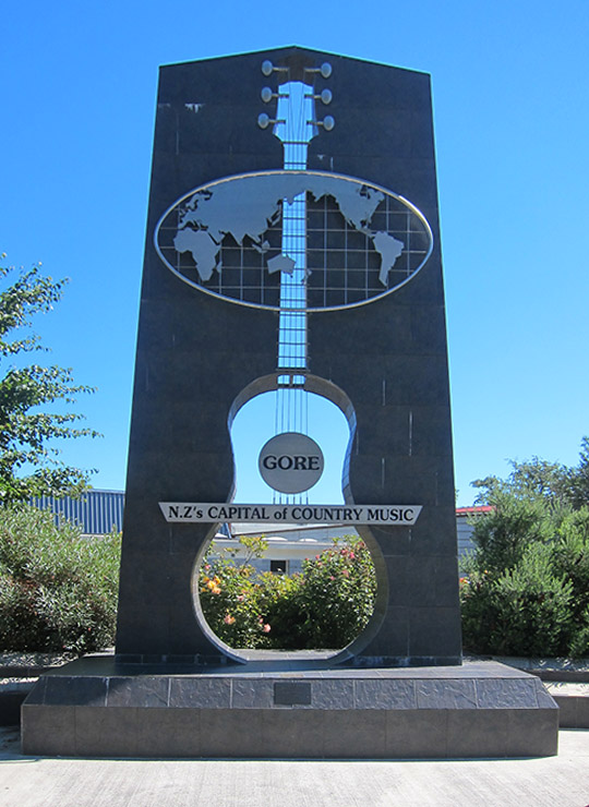 　「NZ's Capital of Country Music」，除了是鱒魚之都，也是鄉村音樂之都。