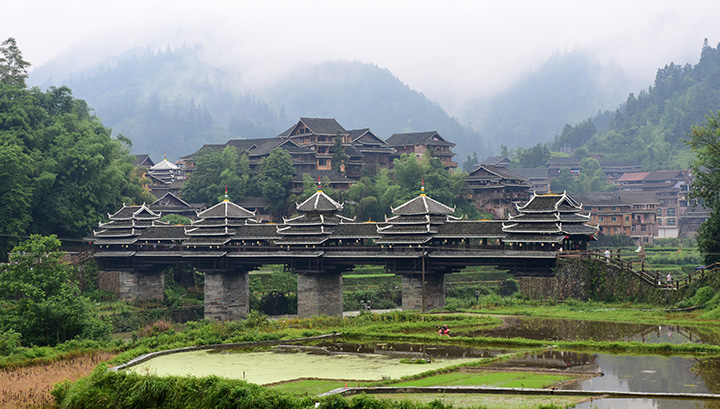 　過了風雨橋，有八個侗族寨子，統稱程陽八寨，基本上沿河而建。