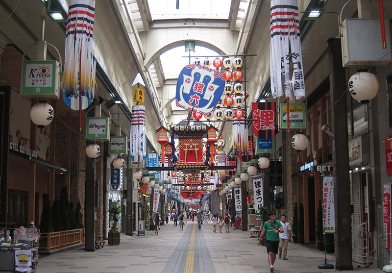 　我們的酒店就在最著名的商業街狸小路上，札幌的酒店好像都比較貴。
