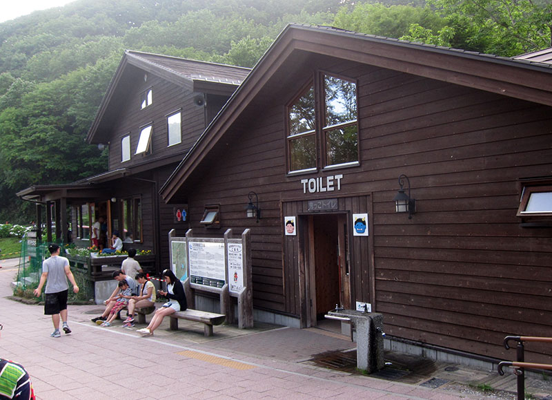 　還有服務周到的遊客中心及很乾淨的廁所。