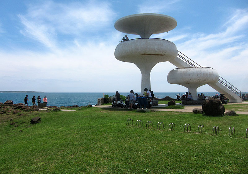 　最後來到「風櫃聽濤」，如說漁翁島燈塔是澎湖島的天涯，則「風櫃聽濤」就是澎湖島的海角了。