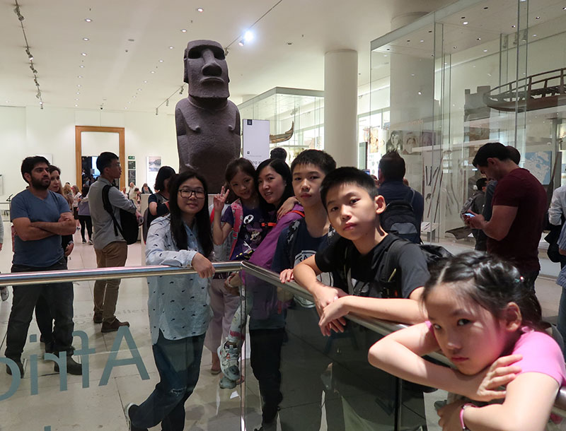 　本該是跟大家說再見的摩艾石像(Moai)變成了迎客像。