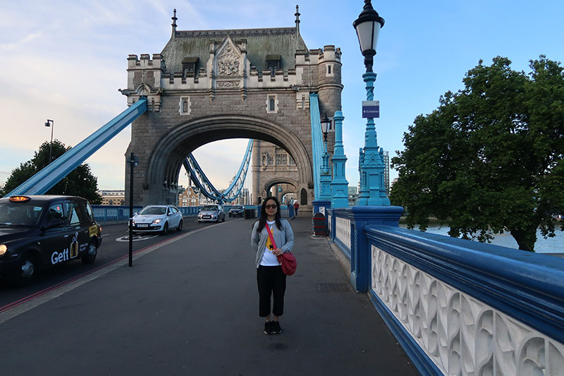 　清早的倫敦塔橋並不多人。