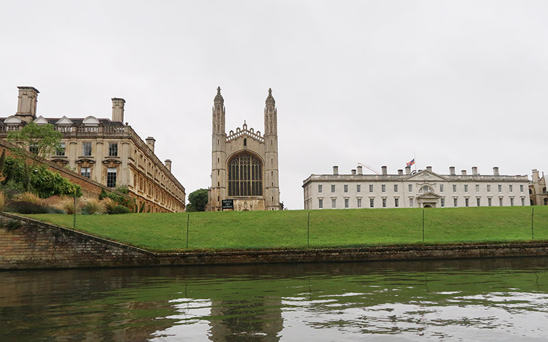 　由亨利6世建立的劍橋地標「國王學院」，高尖建築便是耗時百年建造的禮拜堂。