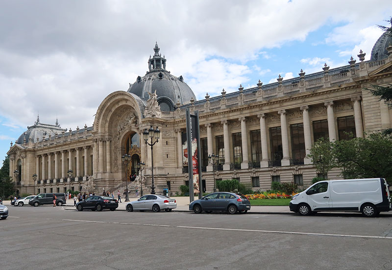 　小皇宮(Petit Palais)，一樣曾是1900年世界博覽會展覽場，巴黎市政府的美術宮殿，為巴黎15所市政府博物館之一。