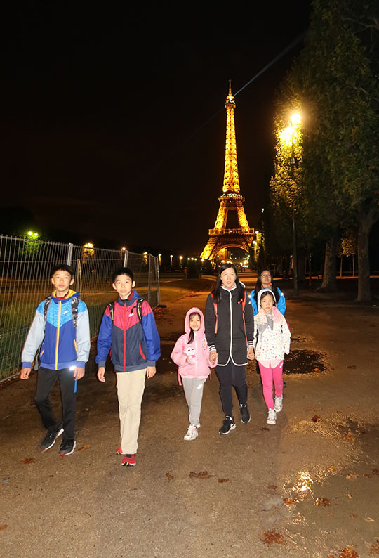 　巴黎鐵塔也成了我們此行最佳的告別巴黎背景。