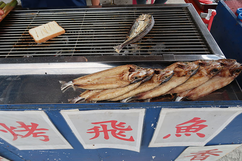 　嚐一嚐飛魚的味道，現在該不是飛魚季節，以後一定要去見識一下飛魚在海上的飛翔。