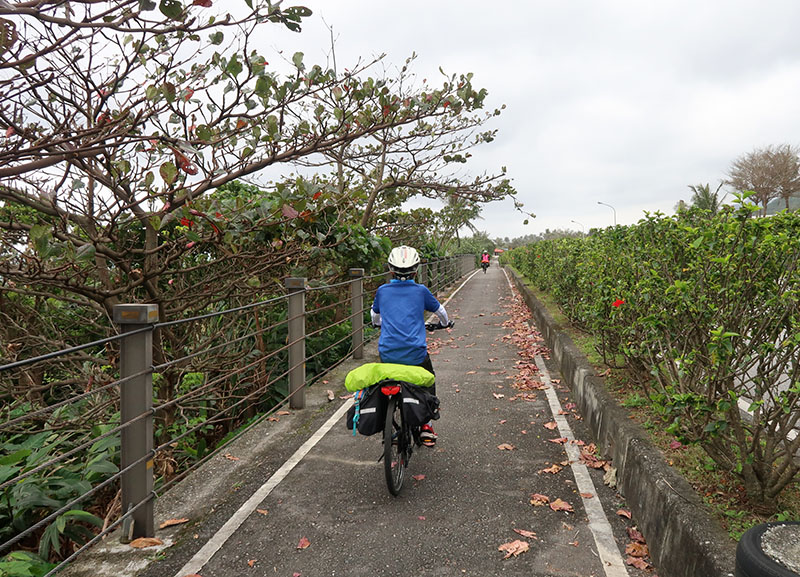 　北向南走基本上是順風，踩一下就可走很遠，逆向的車友就比較辛苦了。