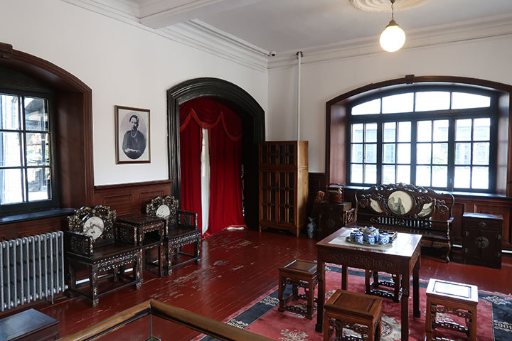 　1928年6月，張作霖由北京返回瀋陽，在皇姑區事件中被炸成重傷後，在此樓會客廳內彌留、謝世。