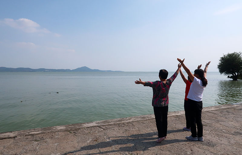 　太湖是中國的五大淡水湖之一，看不出有什麼特別，大家都是來打打卡的吧。