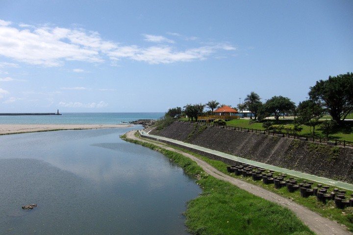 　岸邊美景。