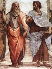 　雅典學院的細節。柏拉圖手指向天，象徵他認為美德來自於智慧的「形式」世界。而亞里士多德則手指下地，象徵他認為知識是透過經驗觀察所獲得的概念。