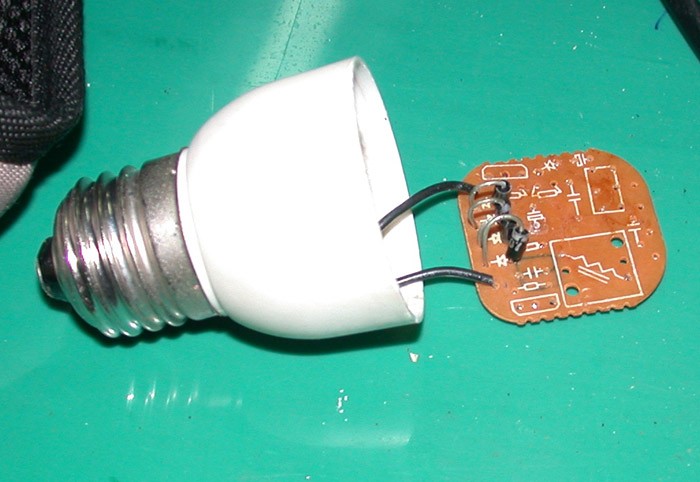 主要想拿慳電燈泡中的整流部份及電路板．