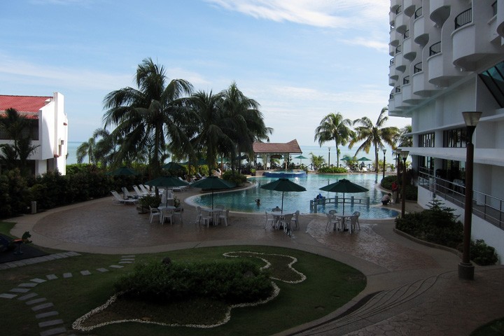 　酒店是四星級，但感覺已不錯了。在沙灘邊還有泳池，沒什麼其他要求了。