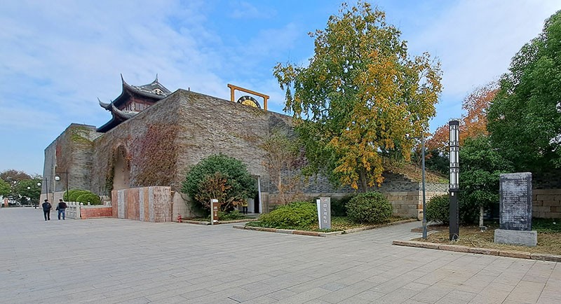 　相門一帶現成一個以相門、古城牆為主的景觀公園。