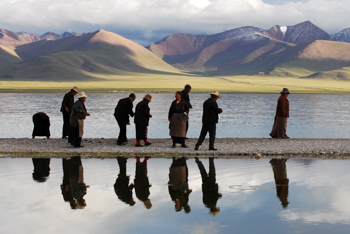 　“納木錯”為藏語，是“天湖”之意。<br /><br />　傳說天湖保佑羊群，所以每逢藏曆羊年的“薩葛達瓦節”期間，有很多人來此朝聖。