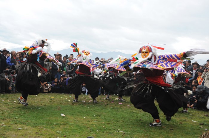 　跳神，是藏傳佛教寺院最隆重的祭典活動之一。