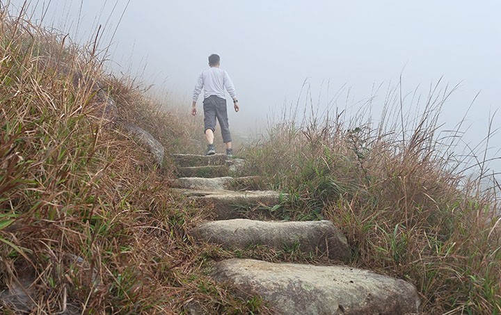 湖海洗我胸襟     河山飄我影蹤      .....................     千山我獨行不必相送     啊...獨行不必相送<br /><br />永遠懷念煇哥霑叔