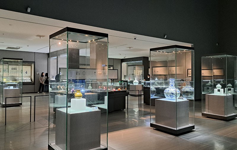 　從博物館中的展品可以看到陶瓷水準隨著時代不斷提高，到了清代，無論是種類還是工藝，都到了無可挑剔的水準。