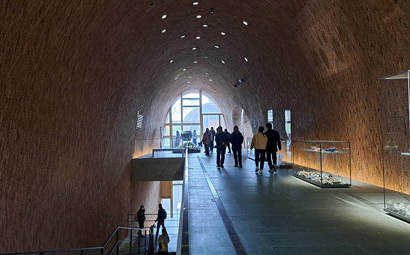 　內部空間，這樣拱形結構據說有利通風，博物館好像沒有空調。
