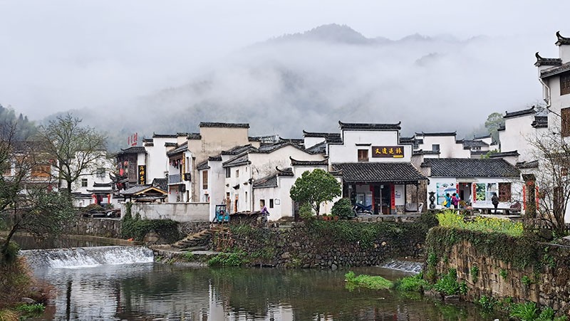 　村口景色。