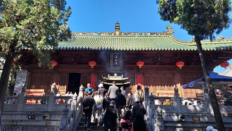 　位於大雄寶殿之後的藏經閣， 藏經閣又名法堂，是寺僧藏經說法的場所。