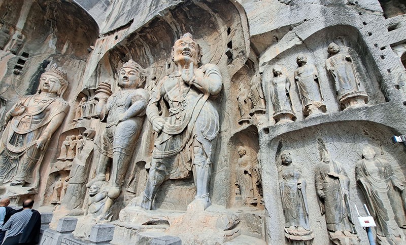 　不少佛像都被嚴重破壞，明顯是人為破壞，大盧舍那像龕整體還算不錯，都算難得。