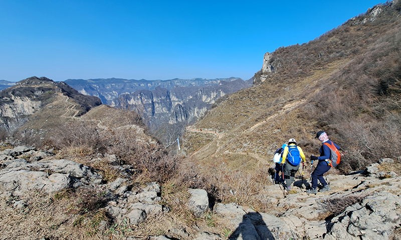 　又進入山西。