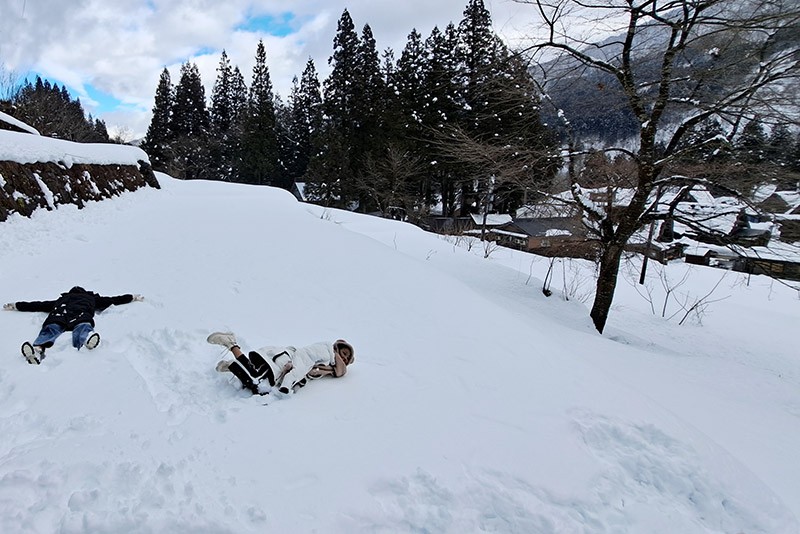 　不知有多厚的雪。