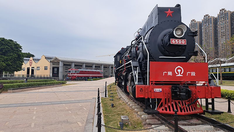 　1946年改名為廣州南站並主營列車編組和貨運，1970年成為純貨運車站，2005年停止運營，部分用地改建為濱水公園。