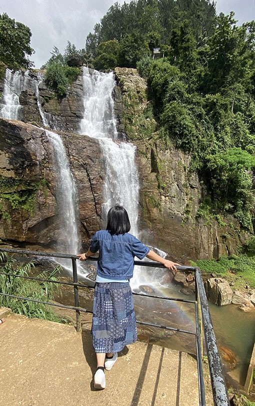　Ramboda Falls.