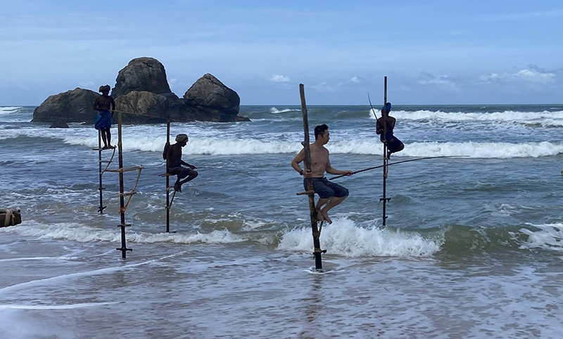 　混水摸魚。