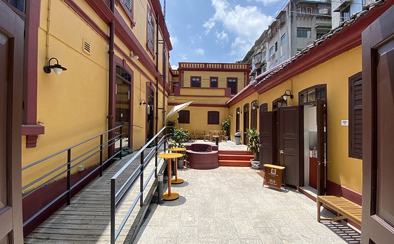 　澳門文學館後面副樓的文藝咖啡空間。