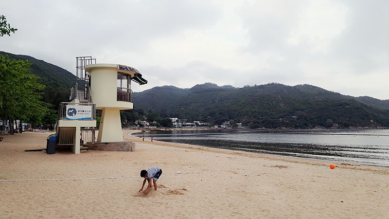 　但海水啡色，還有小漂浮物。開放給泳客落水，該沒問題吧，但感覺很差，雖然很喜歡游水，但游兩轉就上水。