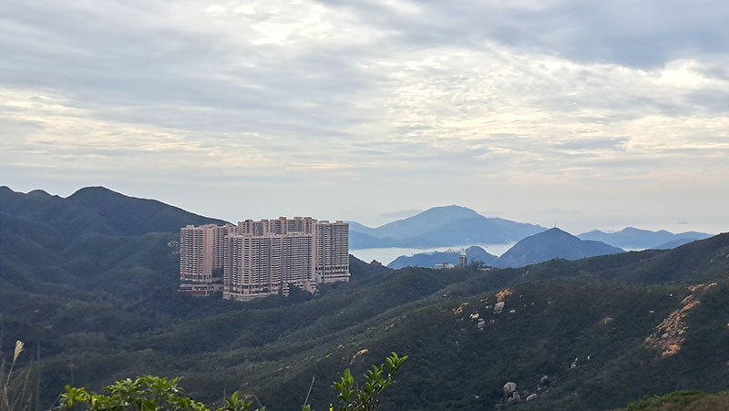 　西望陽明山莊（第一二段交界）。