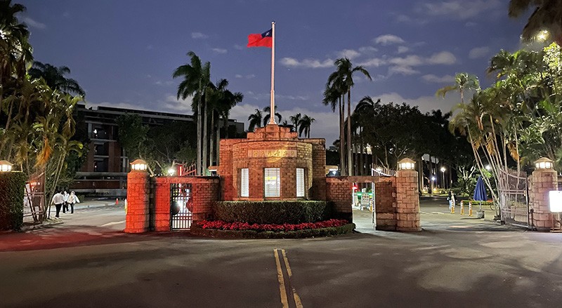 　疫情後有些大學趁機玩封閉，台大仍自由開放，完全符合台大精神。