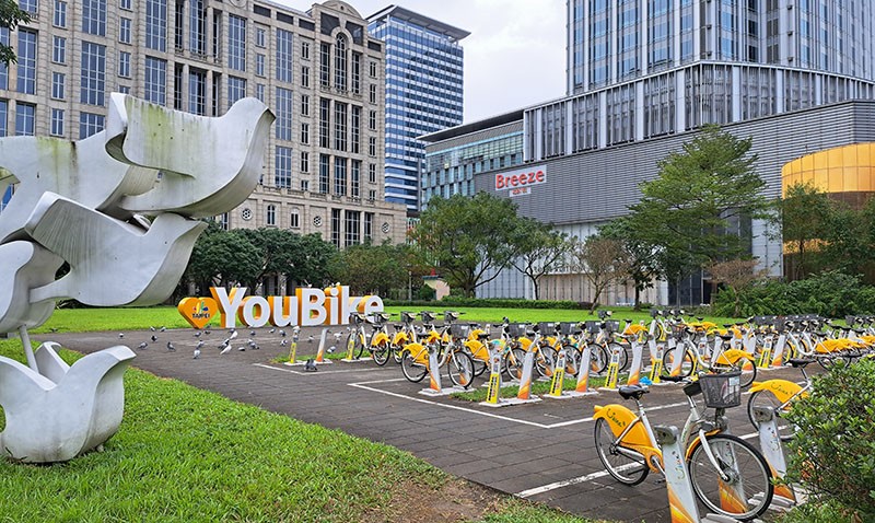 　附近範圍都挺大，單車代步最好，但要有當地手機號才能註冊。